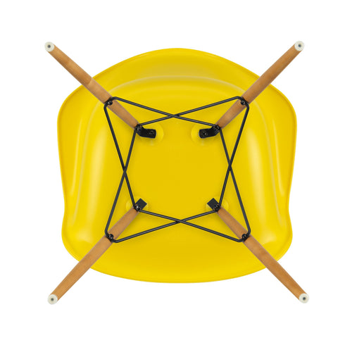 Cadeira de Braços em Plástico Eames DAW / Base Ácer